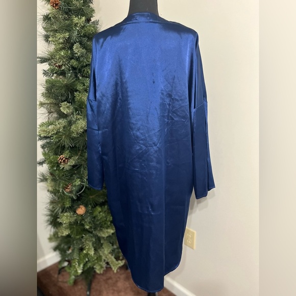 Elegant Navy Blue Satin Nightgown - Picture 2 of 6